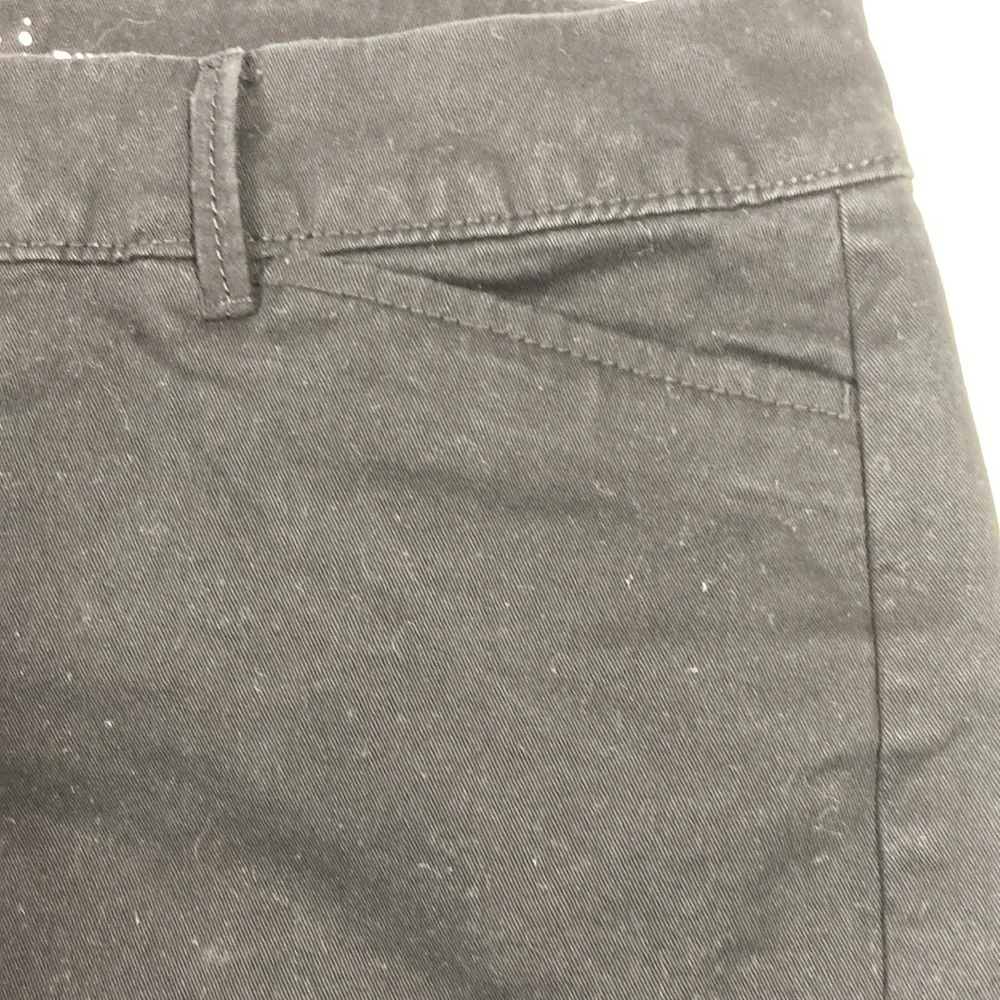 Old Navy Shorts Women Size 4R Black Pixie Button & Zipper Pockets
